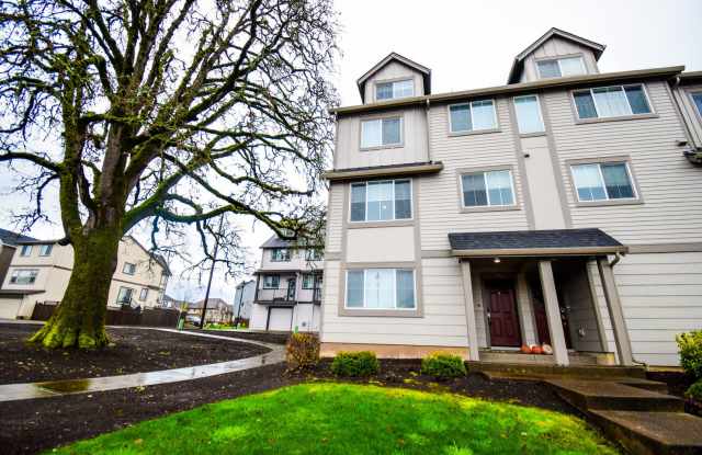 Beautiful 4 Bedroom 3.5 BA Home! Mother in Law Suite, Attached Garage & Top floor Bonus Room! photos photos