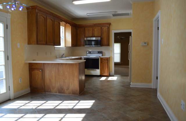Conveniently located close to Bluebonnet & Essen Gallery 4