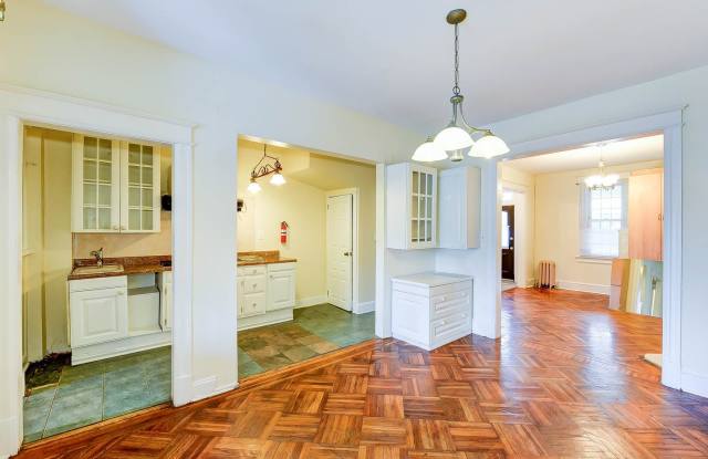1220 Ingraham Street North West Gallery 2