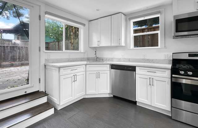 Private Gated Studio with Shared Backyard | Border of Emeryville & North Oakland - 908 55th Street, Oakland, CA 94608