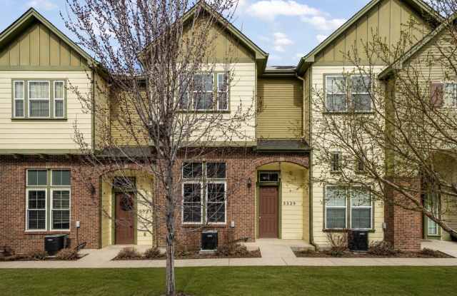 Beautiful 2 Bed 3 Bath Townhome in North Colorado Springs Gallery 1