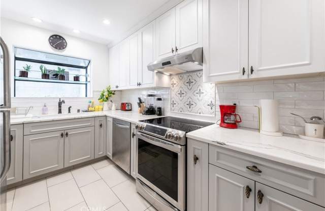1734 N Fuller Avenue photos photos