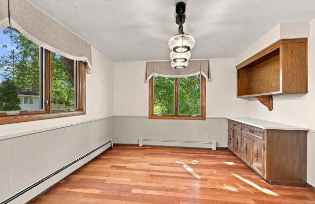 3 Bedroom House in Appleton Gallery 4