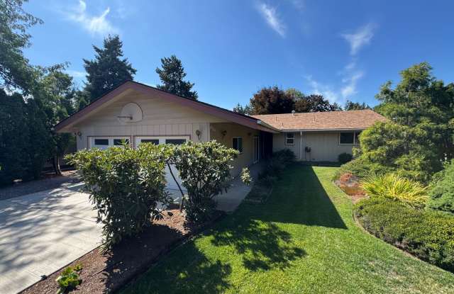 Beautifully Renovated 4-Bedroom Home in NW Corvallis photos photos