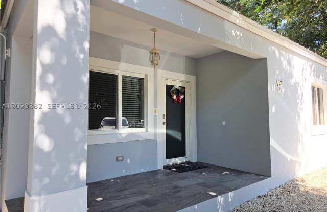11 Pompano Ave photos photos