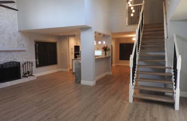8911 NW 67th Ct Gallery 4