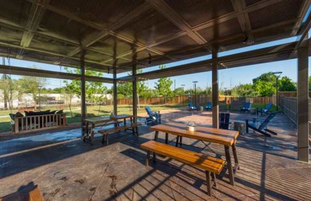 638 Heights Blvd - 638 Heights Boulevard, Houston, TX 77007