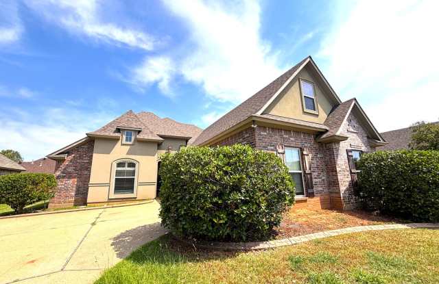 UPDATED BEAUTY IN GARDENS OF SOUTH GATE (SOUTH BOSSIER) photos photos