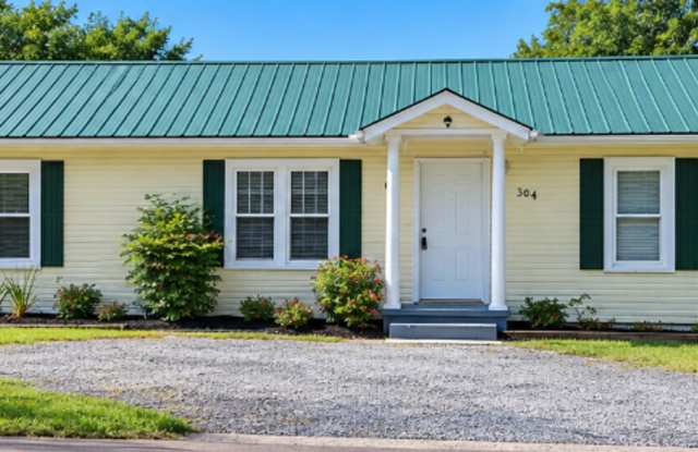 3 Bedroom Home in Rossville – Freshly Renovated & Lawn Care Included! Gallery 1