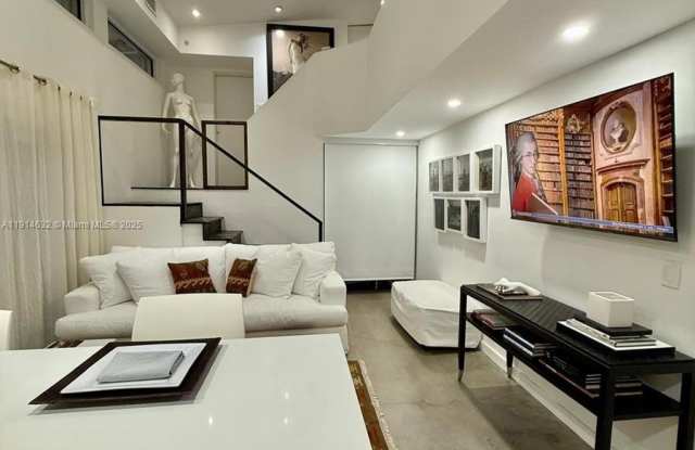 3596 Main Hwy - 3596 Main Highway, Miami, FL 33133