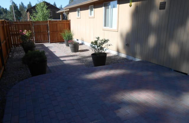 20318 Knightsbridge Place Gallery 3