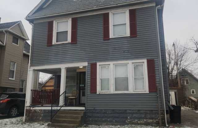 Charming 5-Bedroom Property in Prime Location (Section 8 vouchers Accepted) photos photos