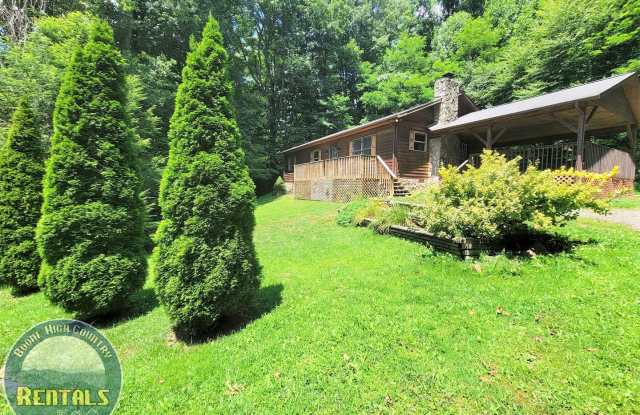 3/2 One-Level Living Cabin in A Serene Setting! photos photos