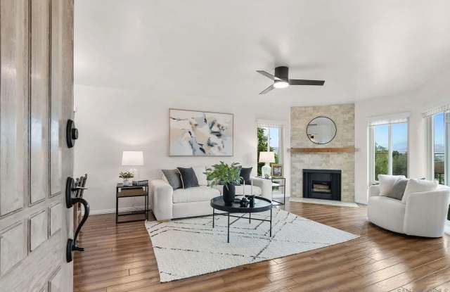 Gorgeous Tri Level Town Home in El Cajon! Gallery 1