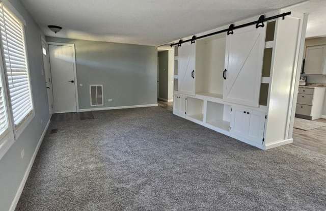LONG TERM RENTAL HWY W Newly Renovated 3 Bedroom 1.5 Bath Gallery 3