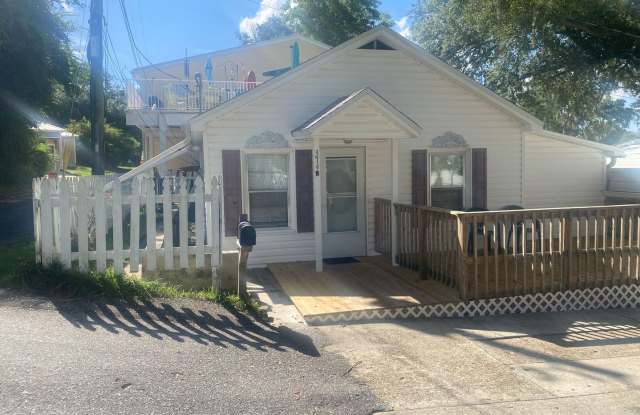 Cozy Duplex, Close to Downtown and Massalina Bayou! *Water/Sewage  Garbage Included!!* - 374 Massalina Drive, Panama City, FL 32401