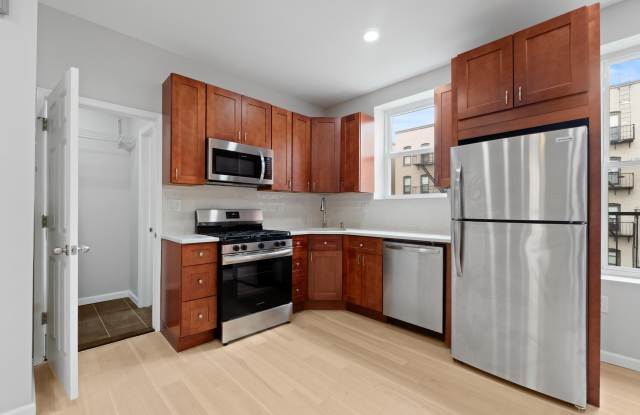 916 WILLOW AVE photos photos