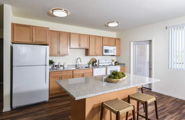 Suncrest Vista at Canyon Trails 55+ Apartments Gallery 2