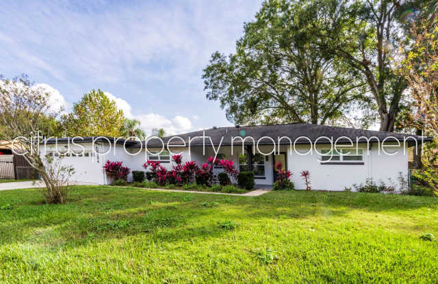 Impeccable, Fully Remodeled 3/2 with Huge Bonus Room Convenient to UCF! photos photos