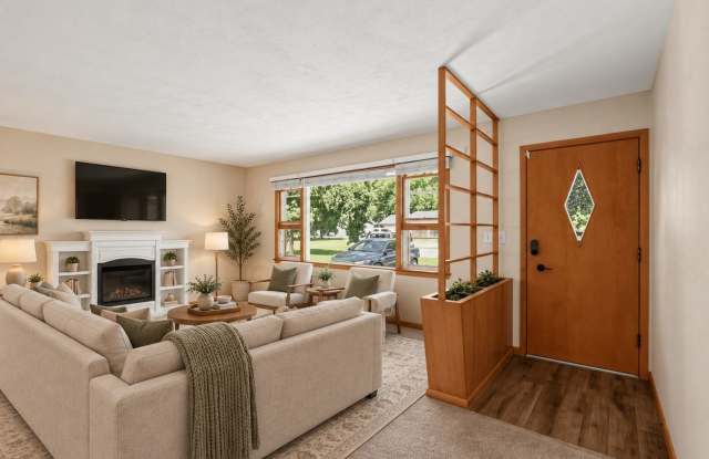 Charming 3BR House in Beloit Gallery 4