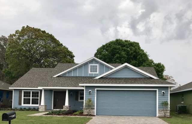 MOVE IN SPECIAL-Beautiful Energy Efficient 3/2 Home in St. Cloud photos photos