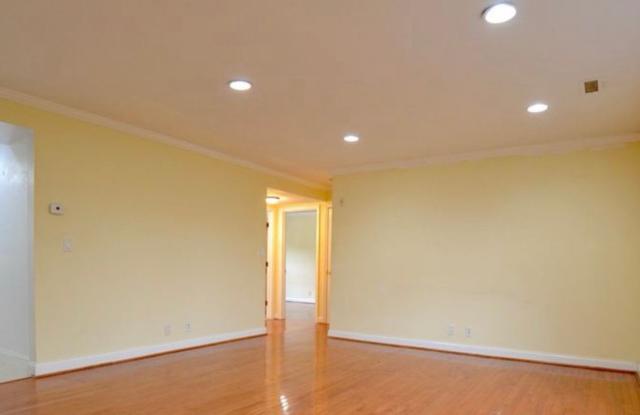 Charming 3 Bedroom-No Broker Fee photos photos