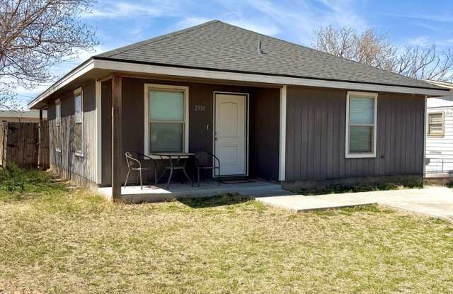 Fully updated 3 bedroom 2 bath corner lot home! - Move In Special 1/2 Off First Months Rent! photos photos