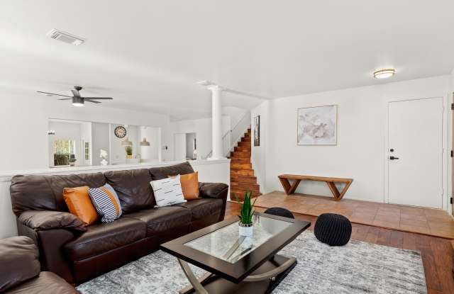 2415 Thrasher Oak photos photos