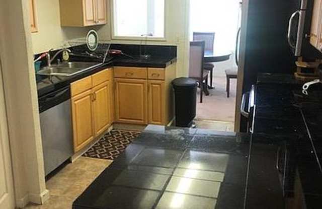 3329 Streamwood Ct Gallery 4
