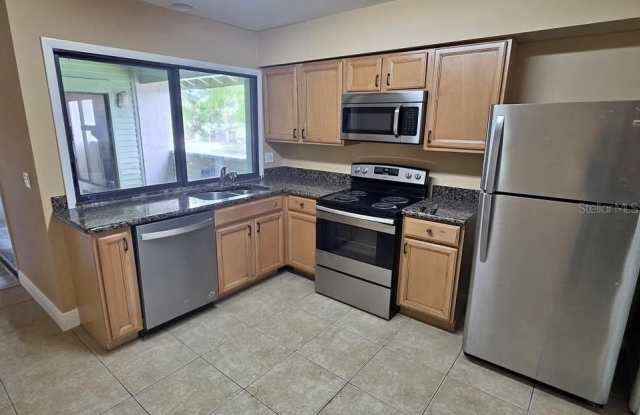 4158 PINELAKE Lane Gallery 2
