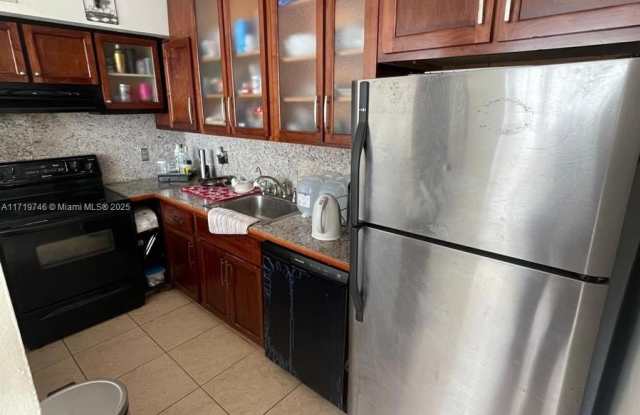9460 Live Oak Place - 9460 Live Oak Place, Davie, FL 33324