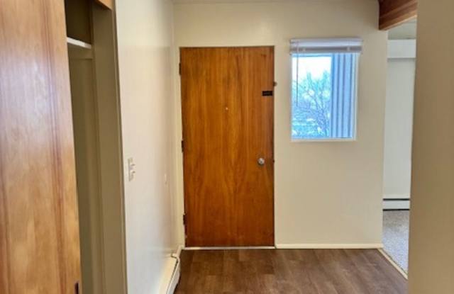1120 W. Story Gallery 3