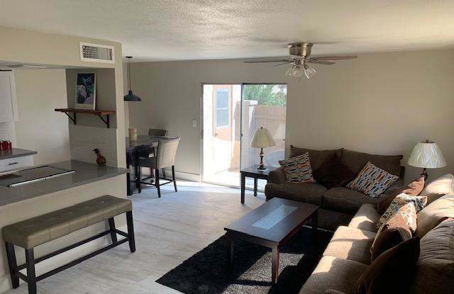 1218 E LAWRENCE Lane Gallery 2