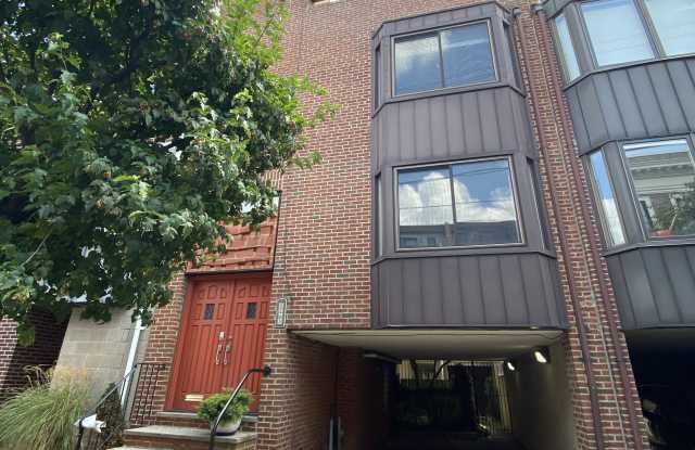 826 Lombard St Unit B - 826 Lombard St, Philadelphia, PA 19147