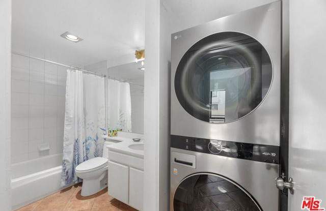 2960 Neilson Way - 2960 Neilson Way, Santa Monica, CA 90405