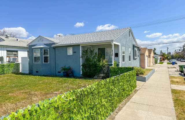 Charming 2-Bedroom Home in North Hollywood! photos photos Charming 2-Bedroom Home in North Hollywood! photos photos