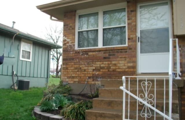 512 North Parker Terrace - 512 North Parker Terrace, Olathe, KS 66061