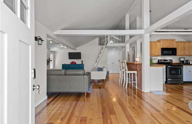 1024 ANTHONY Road Gallery 2