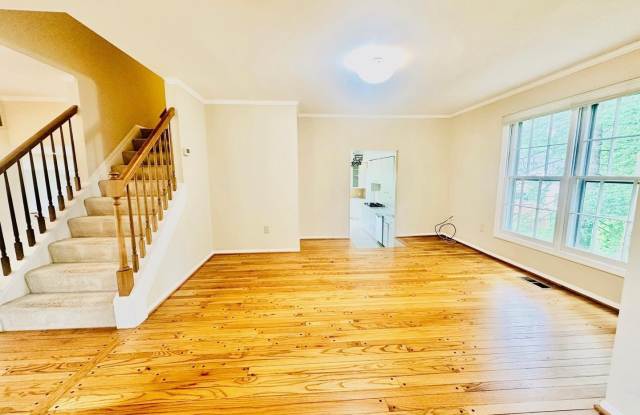 9124 WANDERING TRAIL DR Gallery 2