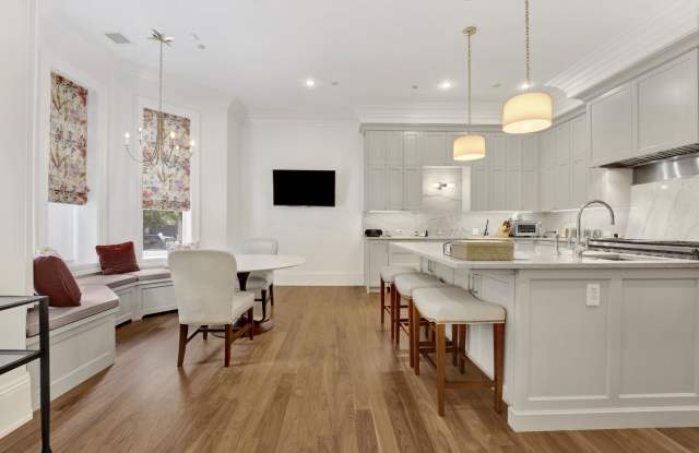 103 East Chestnut Street photos photos