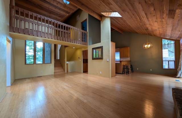 Fantastic 4 Bedroom, 2 Bath Home In The Thurston Area Of Springfield! photos photos