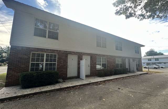 Two-Bedroom Townhouse for Rent in Adel, GA | 1305 Breckenridge Dr Gallery 4