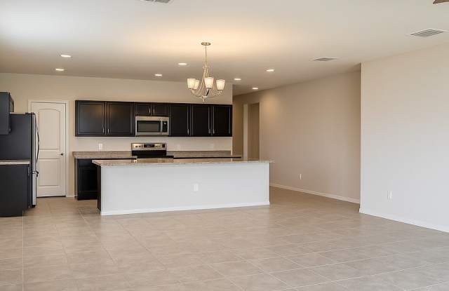 25698 W Desert Dr Gallery 2