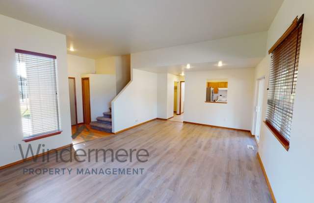 743 Roosevelt *Fenced backyard, covered patio* Gallery 3