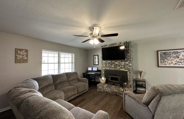 6503 Chaparral Street Gallery 3