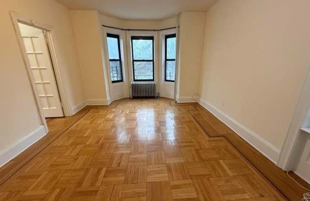 214 E Mosholu Parkway S unit: 3 photos photos