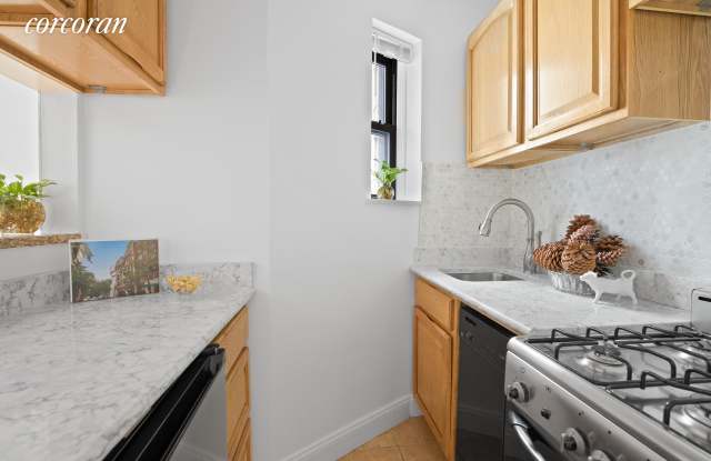 20 East 88th Street Gallery 3