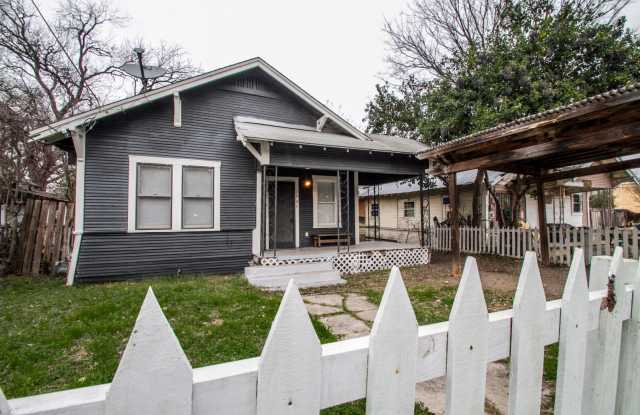 2BR Home with Carport & Fenced Yard — 7 Min to Downtown photos photos 2BR Home with Carport & Fenced Yard — 7 Min to Downtown photos photos