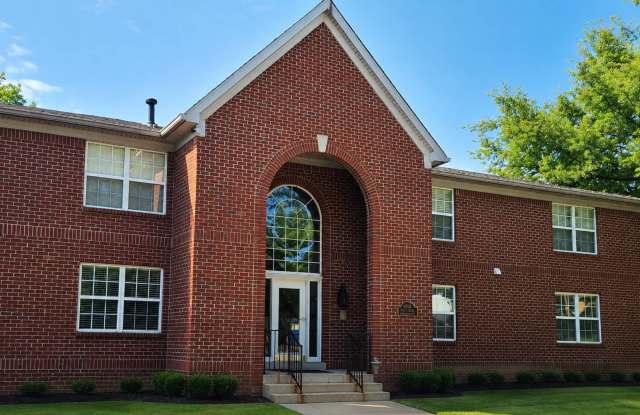 Germantown 2 bedroom, 1 1/2 bath in Brent Park Condos with washer/dryer photos photos