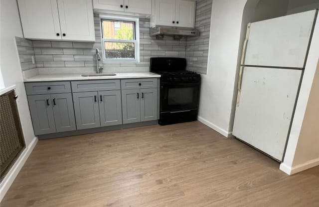 6 Marwood Road S - 6 Marwood Road South, Manorhaven, NY 11050